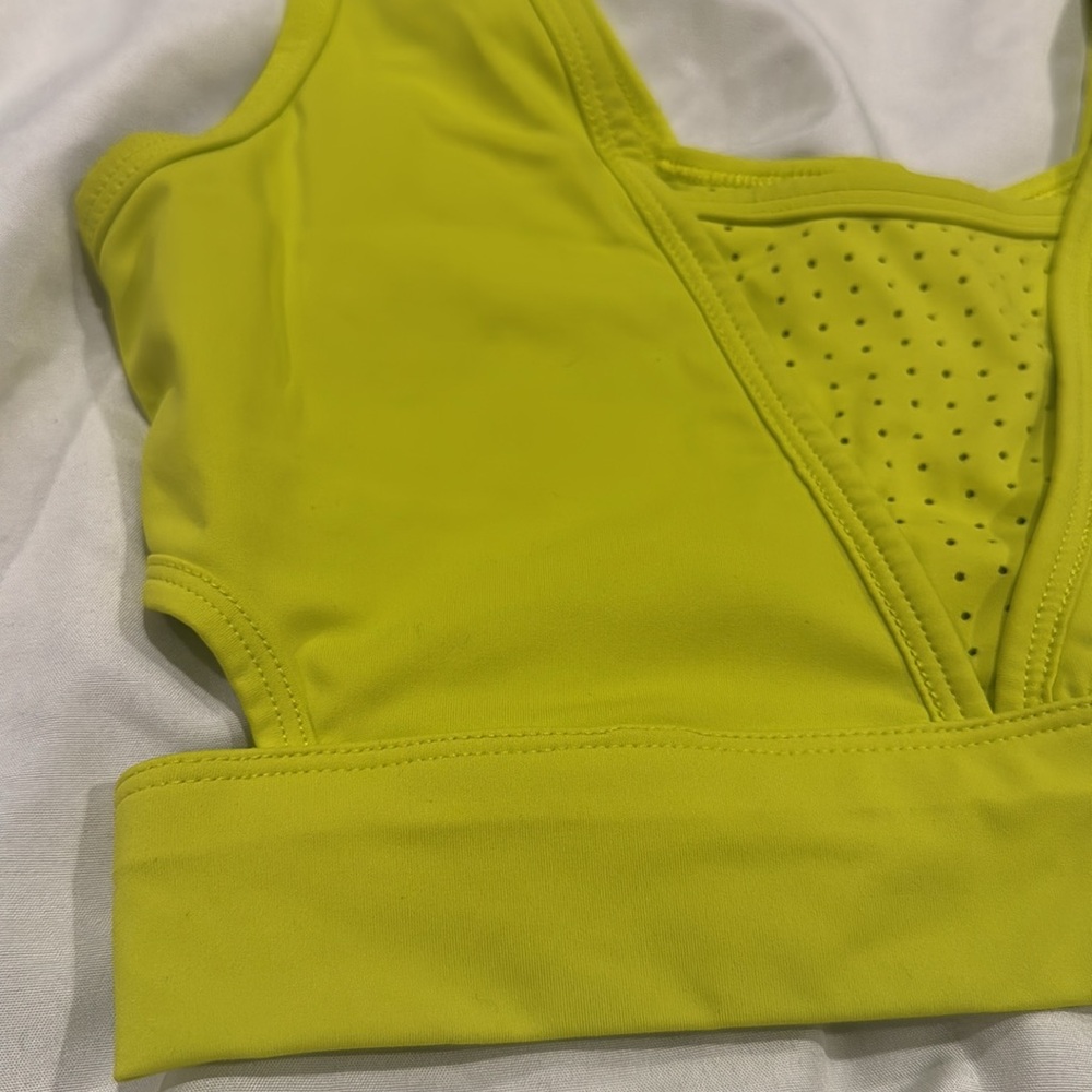 SPORTS BRA - Picture 3 of 5